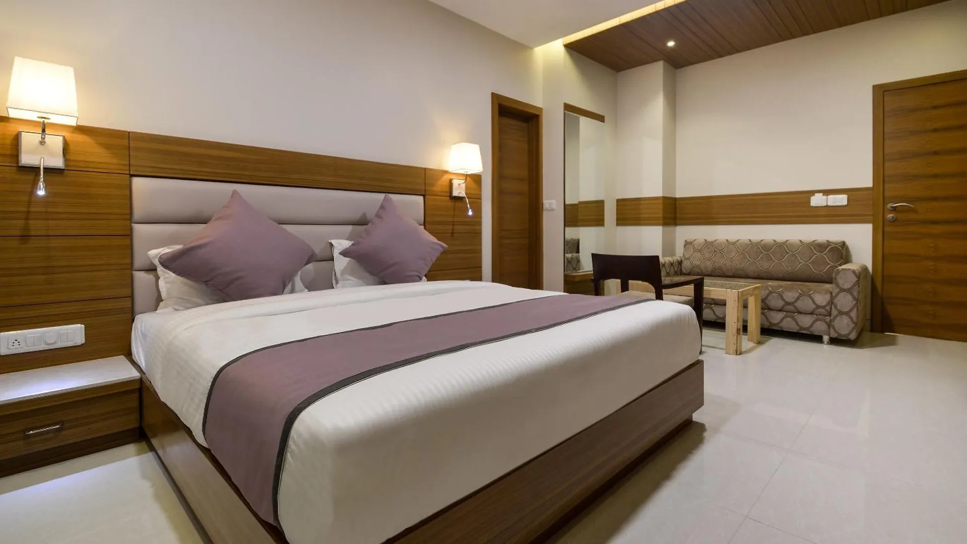 *** Otel Collection O Surajpole Formerly Blu Orchid Udaipur Hindistan