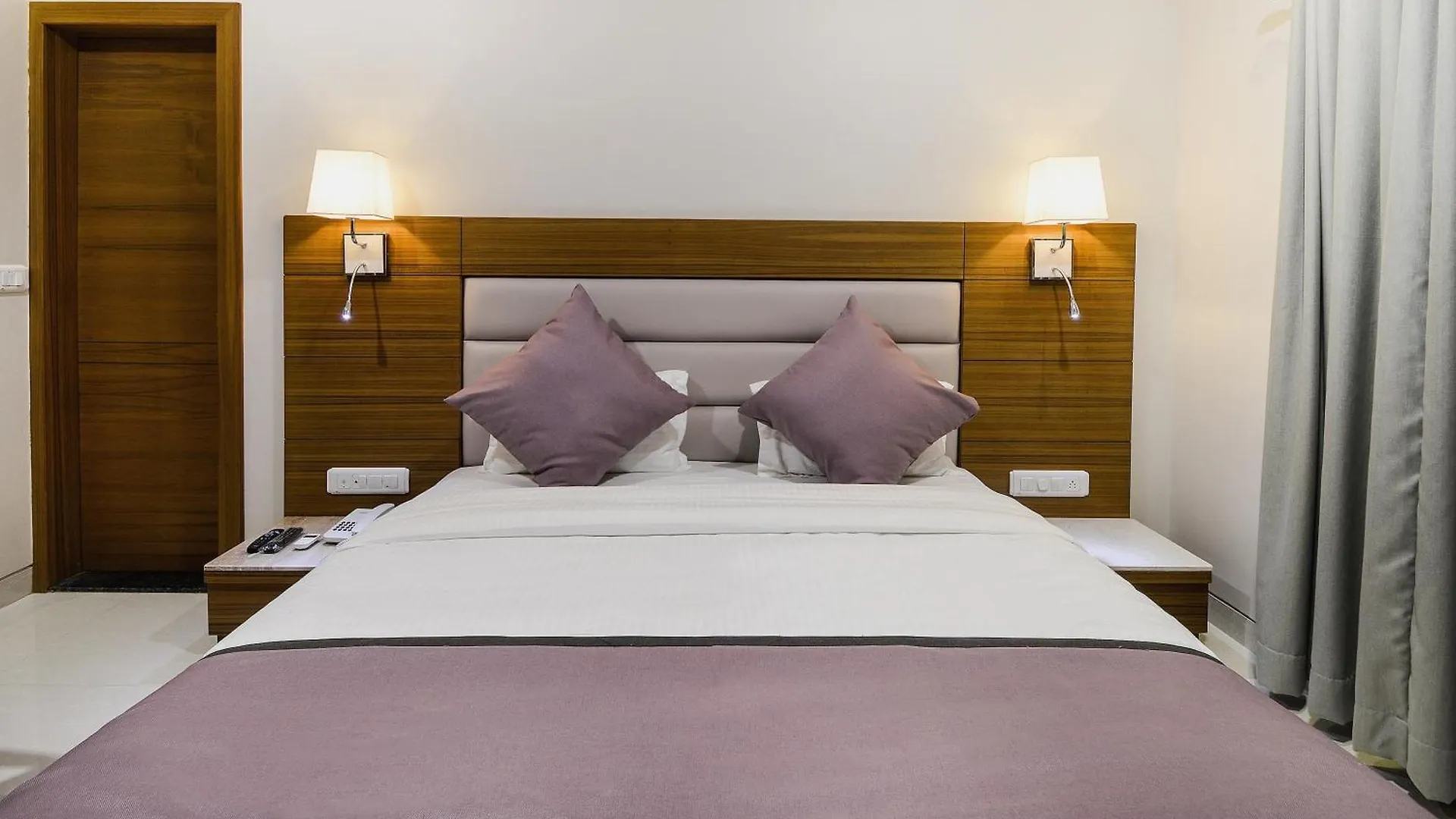 Hotel Collection O Surajpole Formerly Blu Orchid Udaipur